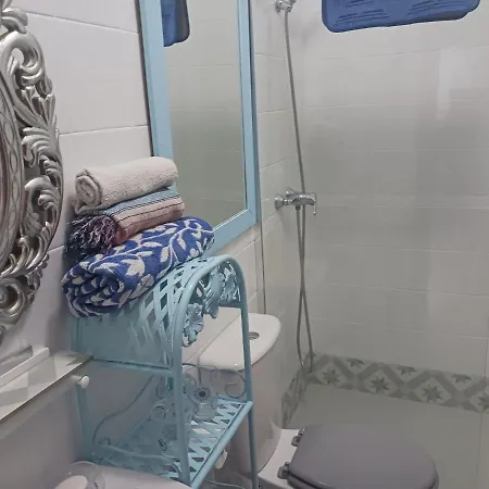 Privada Con Bano. Homestay